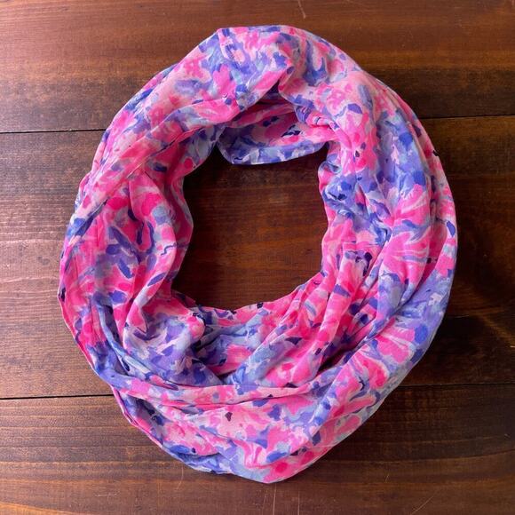 Lilly Pulitzer Colorful Coco Coral Crab Infinity Scarf One Size Women's OS Pink - Picture 3 of 5